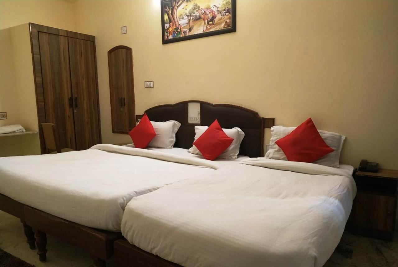 Hotel Vinayakam Удайпур Экстерьер фото